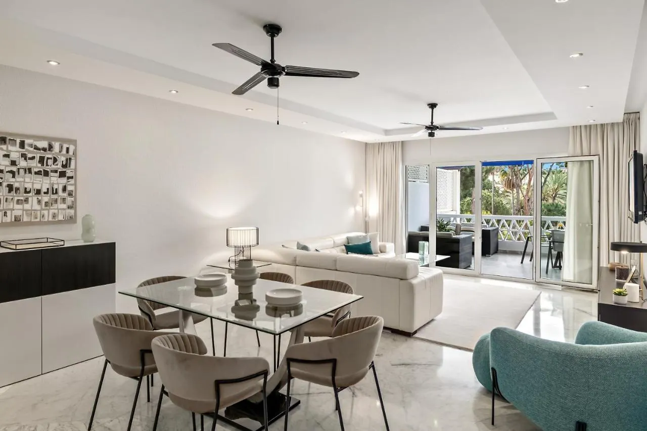 Pool View Apartment In Casa Sevilla - Puerto Banus マルベーリャ 0*,  スペイン