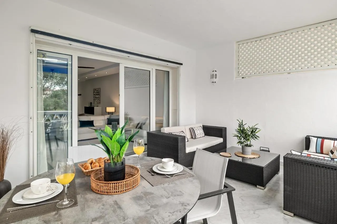Pool View Apartment In Casa Sevilla - Puerto Banus Marbella