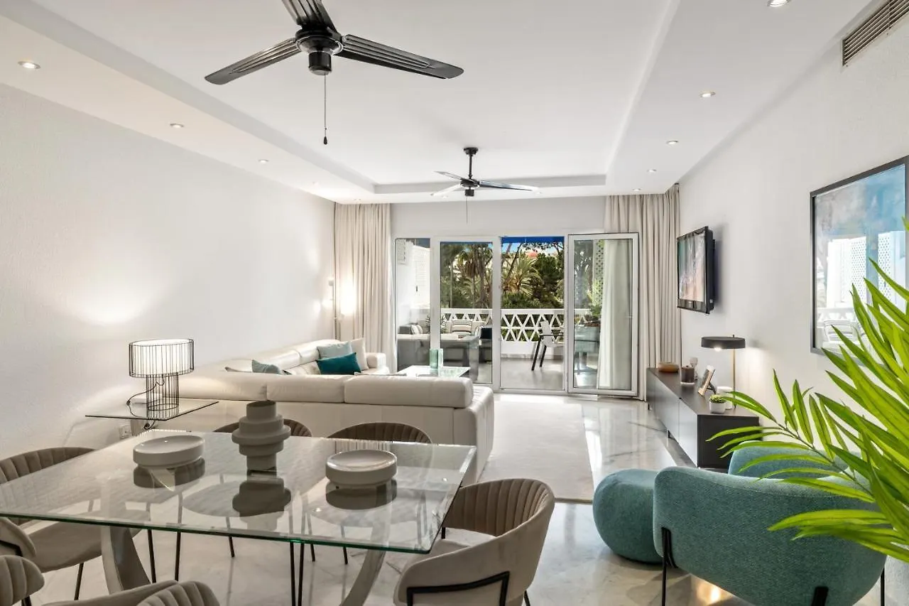 Pool View Apartment In Casa Sevilla - Puerto Banus Marbella